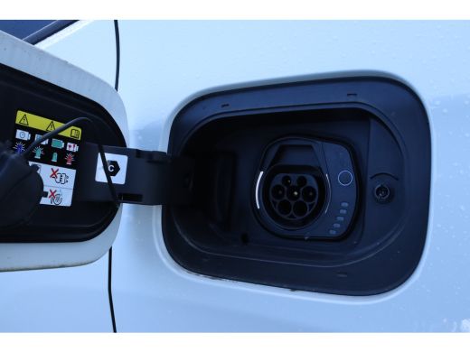 Jeep Compass 4xe 240 Plug-in Hybrid Electric Upland | Adaptieve Cruise | Stoel+Stuurverwarming | Navigatie | K... ActivLease financial lease