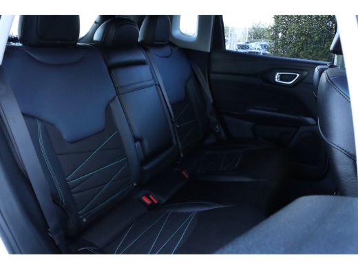 Jeep Compass 4xe 240 Plug-in Hybrid Electric Upland | Adaptieve Cruise | Stoel+Stuurverwarming | Navigatie | K... ActivLease financial lease