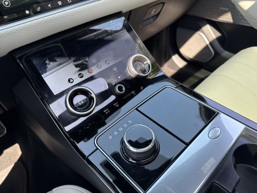 Land Rover Range Rover Velar 2.0 250PK AWD R-DYNAMIC BLACK PACK SE LEDER/VIRTUAL/PANORAMADAK ActivLease financial lease