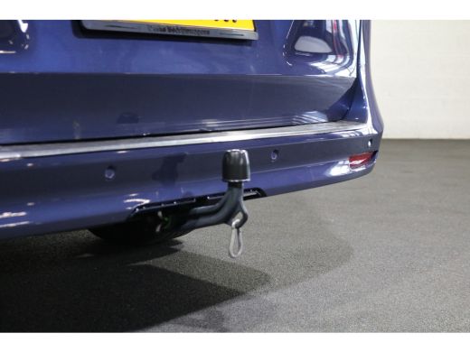 Mercedes-Benz V-Klasse 300d XL DC Avantgarde Edition AMG Airmatic Burmester (Wordt verwacht) ActivLease financial lease