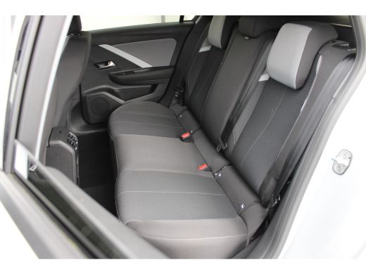 Opel Astra Sports Tourer 1.2 Turbo Business Edition / Navigatie / Camera / AGR / Stuur -en Stoelverwarmd / K... ActivLease financial lease