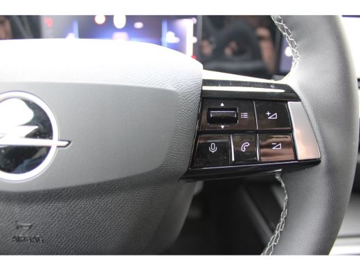 Opel Astra Sports Tourer 1.2 Turbo Business Edition / Navigatie / Camera / AGR / Stuur -en Stoelverwarmd / K... ActivLease financial lease