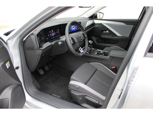 Opel Astra Sports Tourer 1.2 Turbo Business Edition / Navigatie / Camera / AGR / Stuur -en Stoelverwarmd / K... ActivLease financial lease