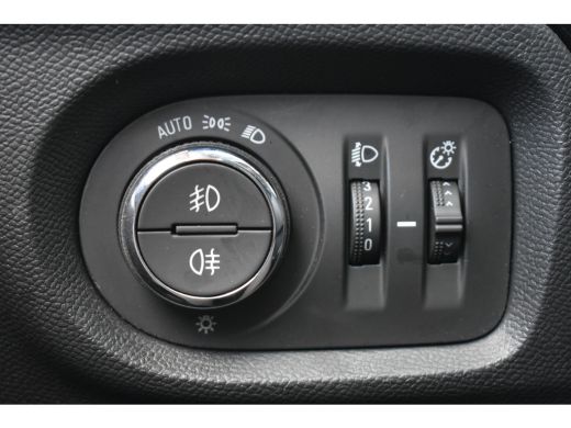 Opel Corsa-e Elegance 50 kWh 3 Fase | 1e Eig. | Dealeronderhouden | Stuur/Stoelverwarming | Navigatie | Half-L... ActivLease financial lease