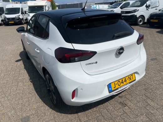 Opel Corsa-e Elegance 50 kWh | 1e Eig. | Dealeronderhouden | Stuur/Stoelverwarming | Navigatie | Half-Leder | ... ActivLease financial lease