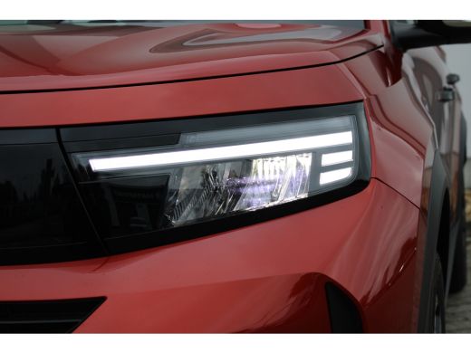 Opel Frontera Electric Edition 44 kWh / Navigatie / Camera / Parkeersensoren / Draadloos telefoonlader / DAB / LED ActivLease financial lease