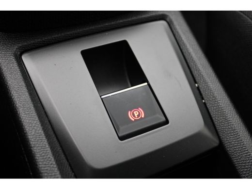 Opel Frontera Electric Edition 44 kWh / Navigatie / Camera / Parkeersensoren / Draadloos telefoonlader / DAB / LED ActivLease financial lease