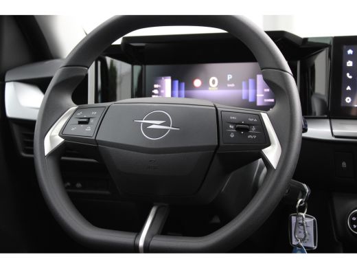 Opel Frontera Electric Edition 44 kWh / Navigatie / Camera / Parkeersensoren / Draadloos telefoonlader / DAB / LED ActivLease financial lease