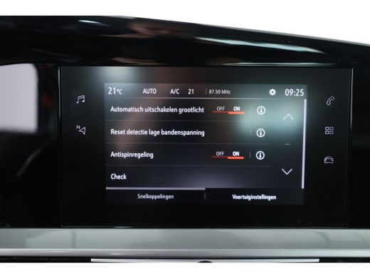 Opel Mokka-e Level 3 50 kWh | Camera | Climate Control | Parkeersensoren | Led | Lichtmetalen velgen | Apple C... ActivLease financial lease