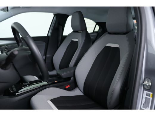 Opel Mokka-e Level 3 50 kWh | Camera | Climate Control | Parkeersensoren | Led | Lichtmetalen velgen | Apple C... ActivLease financial lease