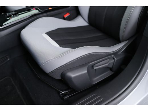 Opel Mokka-e Level 3 50 kWh | Camera | Climate Control | Parkeersensoren | Led | Lichtmetalen velgen | Apple C... ActivLease financial lease