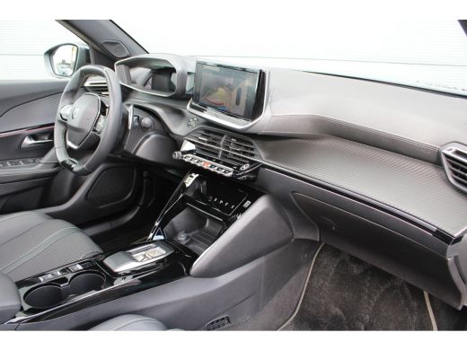 Peugeot 2008 1.2 Hybrid 136 GT | Automaat | Navigatie | Camera | Panorama/schuifdak | Mild Hybrid | Nieuw model | ActivLease financial lease
