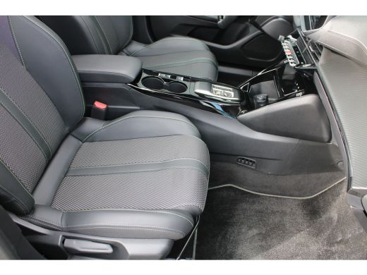 Peugeot 2008 1.2 Hybrid 136 GT | Automaat | Navigatie | Camera | Panorama/schuifdak | Mild Hybrid | Nieuw model | ActivLease financial lease