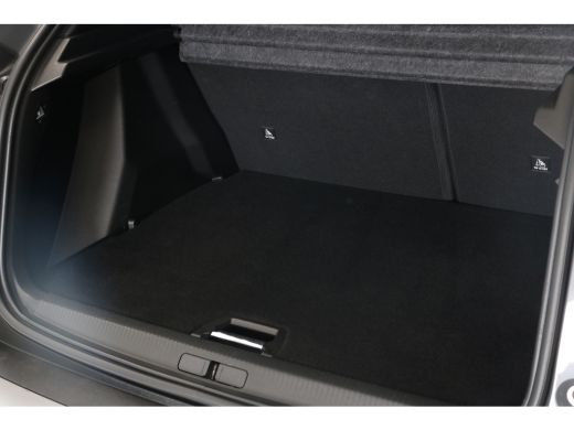 Peugeot 2008 1.2 Hybrid 136 GT | Navi | Camera | Ad. Cruise control | LMV 17'|  Keyless Entry | Apple Carplay ... ActivLease financial lease