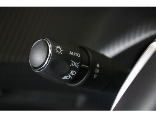 Peugeot 2008 1.2 Hybrid 136 GT | Navi | Camera | Ad. Cruise control | LMV 17'|  Keyless Entry | Apple Carplay ... ActivLease financial lease