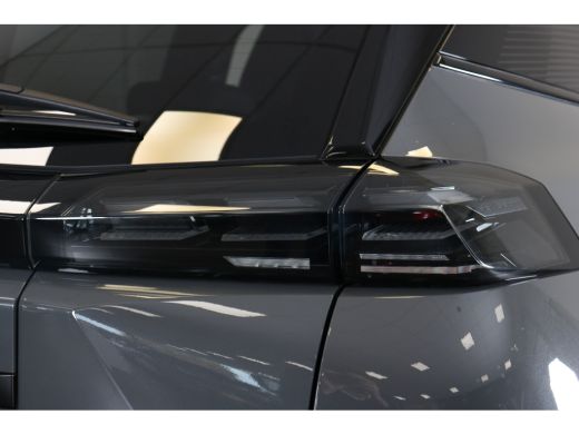 Peugeot 2008 1.2 Hybrid 136 GT | Navi | Camera | Ad. Cruise control | LMV 17'|  Keyless Entry | Apple Carplay ... ActivLease financial lease