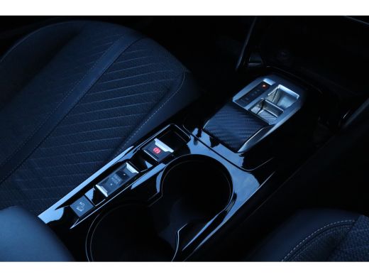 Peugeot 2008 1.2 Hybrid 145 Allure | Adaptieve Cruise | 360 Camera | Navi | Carplay | Keyless | Dodehoekdetectie ActivLease financial lease