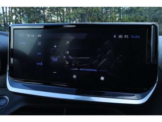 Peugeot 2008 1.2 Hybrid 145 Allure | Adaptieve Cruise | 360 Camera | Navi | Carplay | Keyless | Dodehoekdetectie ActivLease financial lease