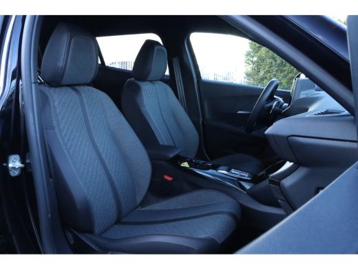 Peugeot 2008 1.2 Hybrid 145 Allure | Adaptieve Cruise | 360 Camera | Navi | Carplay | Keyless | Dodehoekdetectie ActivLease financial lease