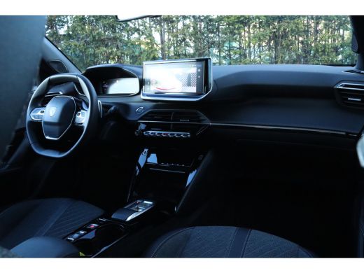 Peugeot 2008 1.2 Hybrid 145 Allure | Adaptieve Cruise | 360 Camera | Navi | Carplay | Keyless | Dodehoekdetectie ActivLease financial lease