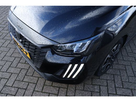 Peugeot 208 1.2 Hybrid 110 e-DCS6 Allure | Adaptieve Cruise | 360 Camera | Navigatie | Carplay | LED ActivLease financial lease