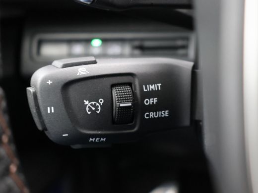 Peugeot 3008 1.2 HYBRID 145 PK AUT. GT / GT-LINE + STOELVERW. | CAMERA | ADAPTIVE CRUISE | CARPLAY | 18 INCH ActivLease financial lease