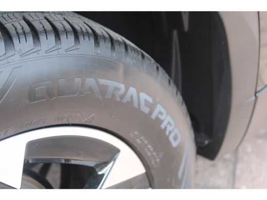 Peugeot e-2008 EV GT 54 kWh | Navigatie | Camera | Fase 3 | Adaptieve cruise | All season | BTW | Nieuw model | ActivLease financial lease