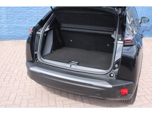 Peugeot e-2008 EV GT 54 kWh | Navigatie | Camera | Fase 3 | Adaptieve cruise | All season | BTW | Nieuw model | ActivLease financial lease