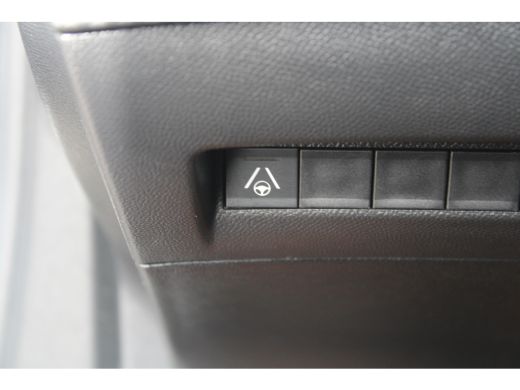 Peugeot e-2008 EV GT 54 kWh | Navigatie | Camera | Fase 3 | Adaptieve cruise | All season | BTW | Nieuw model | ActivLease financial lease