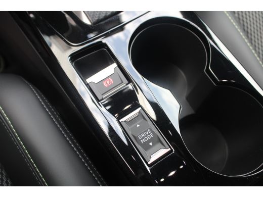 Peugeot e-2008 EV GT 54 kWh | Navigatie | Camera | Fase 3 | Adaptieve cruise | All season | BTW | Nieuw model | ActivLease financial lease