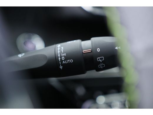 Peugeot e-208 EV GT 350 50 kWh | Adaptive Cruise | Camera | Keyless | Stoelverwarming | Cliamte Control | 10" T... ActivLease financial lease