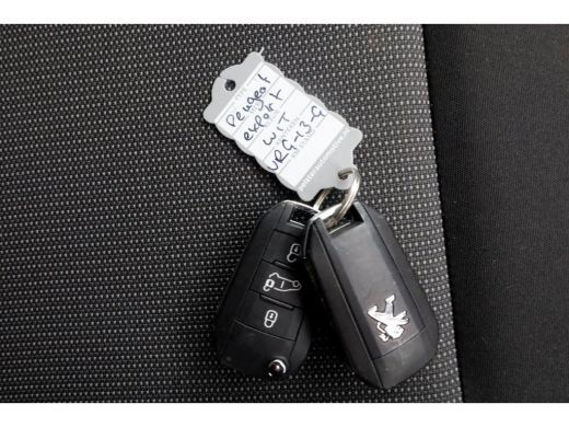 Peugeot Expert 1.5 BlueHDI 102pk Long Premium Airco/CarPlay/Camera 06-2022 ActivLease financial lease