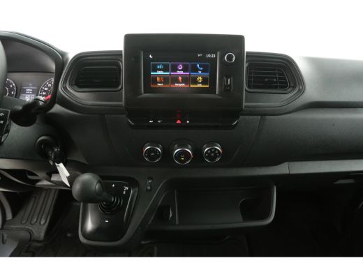 Renault Master T35 2.3 dCi 150PK L2H2 | Automaat | Airco | Cruise | Carplay | Trekh. | 2xSchuifdeur | Parkeersens. ActivLease financial lease