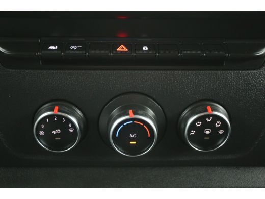 Renault Master T35 2.3 dCi 150PK L2H2 | Automaat | Airco | Cruise | Carplay | Trekh. | 2xSchuifdeur | Parkeersens. ActivLease financial lease