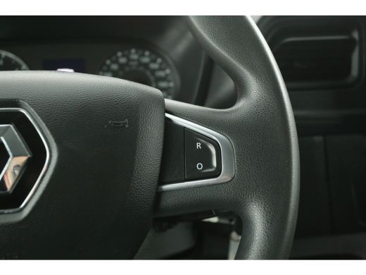 Renault Master T35 2.3 dCi 150PK L2H2 | Automaat | Airco | Cruise | Carplay | Trekh. | 2xSchuifdeur | Parkeersens. ActivLease financial lease
