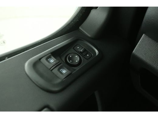 Renault Master T35 2.3 dCi 150PK L2H2 | Automaat | Airco | Cruise | Carplay | Trekh. | 2xSchuifdeur | Parkeersens. ActivLease financial lease