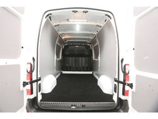 Renault Master T35 2.3 dCi 150PK L2H2 | Automaat | Airco | Cruise | Carplay | Trekh. | 2xSchuifdeur | Parkeersens. ActivLease financial lease