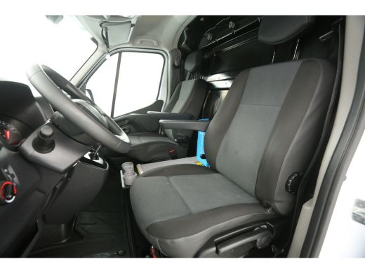 Renault Master T35 2.3 dCi 150PK L2H2 | Automaat | Airco | Cruise | Carplay | Trekh. | 2xSchuifdeur | Parkeersens. ActivLease financial lease