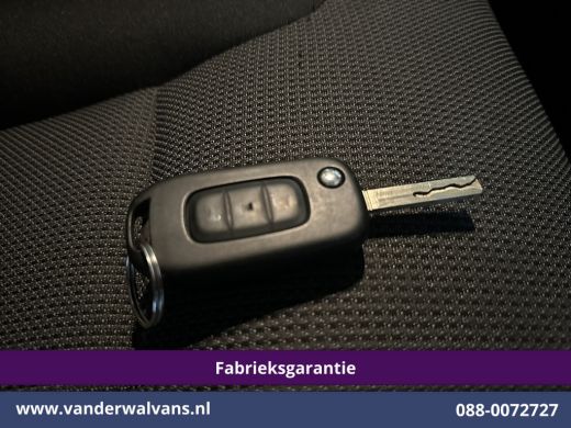 Renault Trafic 2.0 dCi L2H1 Fabrieksgarantie Euro6 Airco | LED | Cruisecontrol | Trekhaak Parkeersensoren, Bijri... ActivLease financial lease