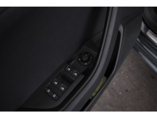 Skoda Superb Combi 1.4 TSI iV Business Edition Plus Navigatie, Climate, Lmv, ActivLease financial lease