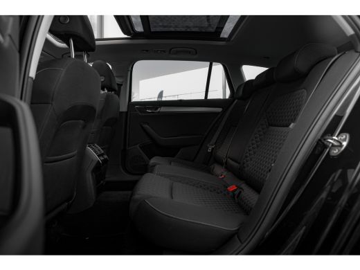 Skoda Superb Combi 1.4TSI PHEV 218pk Business Edition | Panoramadak | Trekhaak | Adaptive Cruise | Achteruitri... ActivLease financial lease