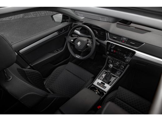 Skoda Superb Combi 1.4TSI PHEV 218pk Business Edition | Panoramadak | Trekhaak | Adaptive Cruise | Achteruitri... ActivLease financial lease