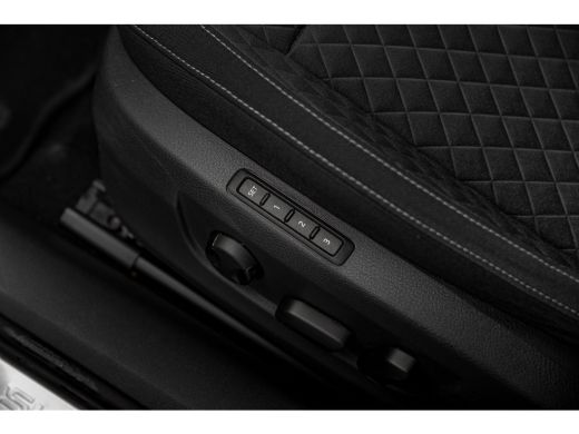 Skoda Superb Combi 1.4TSI PHEV 218pk Business Edition | Panoramadak | Trekhaak | Adaptive Cruise | Achteruitri... ActivLease financial lease