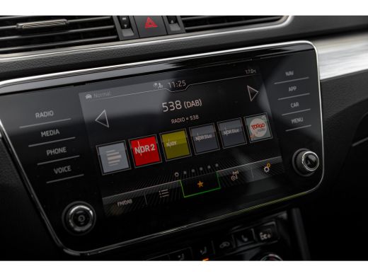 Skoda Superb Combi 1.4TSI PHEV 218pk Business Edition | Panoramadak | Trekhaak | Adaptive Cruise | Achteruitri... ActivLease financial lease