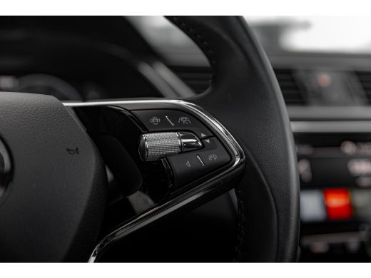 Skoda Superb Combi 1.4TSI PHEV 218pk Business Edition | Panoramadak | Trekhaak | Adaptive Cruise | Achteruitri... ActivLease financial lease