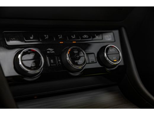 Skoda Superb Combi 1.4TSI PHEV 218pk Business Edition | Panoramadak | Trekhaak | Adaptive Cruise | Achteruitri... ActivLease financial lease