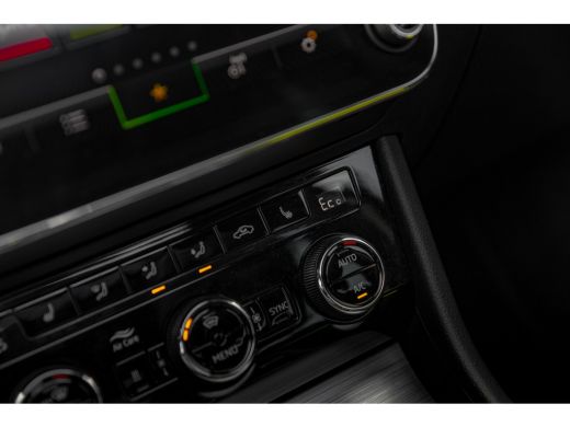 Skoda Superb Combi 1.4TSI PHEV 218pk Business Edition | Panoramadak | Trekhaak | Adaptive Cruise | Achteruitri... ActivLease financial lease