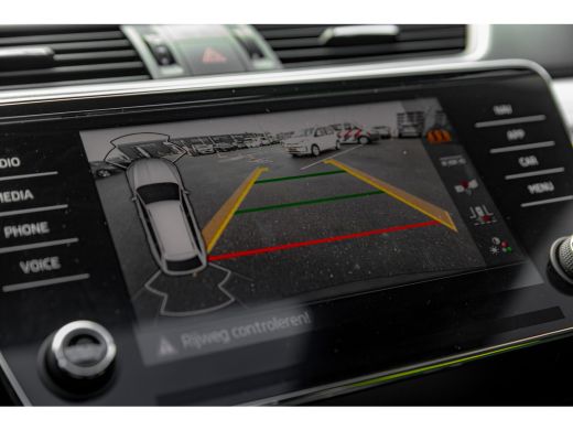 Skoda Superb Combi 1.4TSI PHEV 218pk Business Edition | Panoramadak | Trekhaak | Adaptive Cruise | Achteruitri... ActivLease financial lease