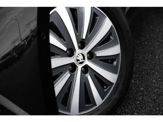 Skoda Superb Combi 1.4TSI PHEV 218pk Business Edition | Panoramadak | Trekhaak | Adaptive Cruise | Achteruitri... ActivLease financial lease