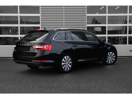Skoda Superb Combi 1.4TSI PHEV 218pk Business Edition | Panoramadak | Trekhaak | Adaptive Cruise | Achteruitri... ActivLease financial lease